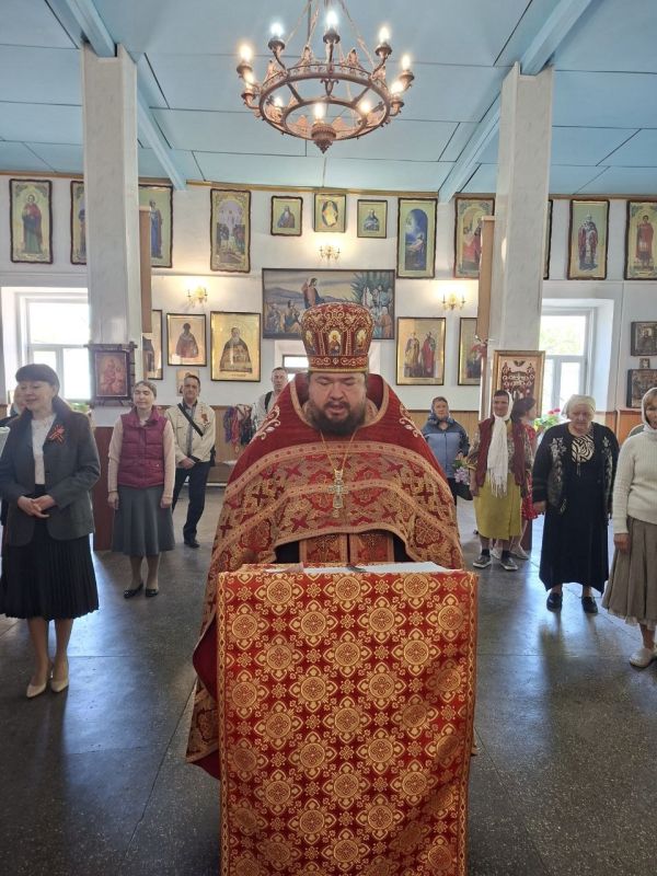 ристос оскресе!. 9 Сегодня, в храме св. ап. Петра и Павла г. Васильевка совершили молебен - ристос оскресе!. 9 Сегодня, в храме св. ап. Петра и Павла г. Васильевка совершили молебен -