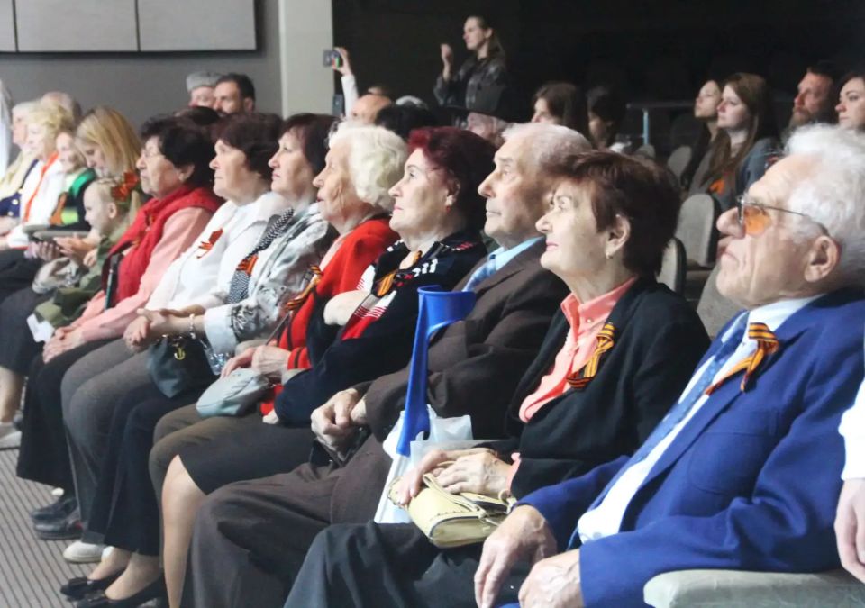 Праздничный парад и концерт прошли в Мелитополе Праздничный парад и концерт прошли в Мелитополе