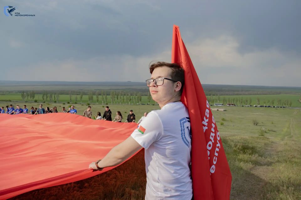 #КОДНЕПОКОРЕННЫХ2026. ДОНЕЦК ДАЛ СТАРТ ЭКСПЕДИЦИИ «КОД НЕПОКОРЕННЫХ» Торжественная церемония прошла у мемориального комплекса «Твоим освободителям, Донбасс» — священного места, где особенно остро чувствуется связь поколений... #КОДНЕПОКОРЕННЫХ2026. ДОНЕЦК ДАЛ СТАРТ ЭКСПЕДИЦИИ «КОД НЕПОКОРЕННЫХ» Торжественная церемония прошла у мемориального комплекса «Твоим освободителям, Донбасс» — священного места, где особенно остро чувствуется связь поколений...