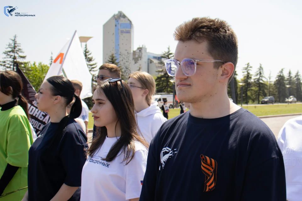 #КОДНЕПОКОРЕННЫХ2026. ДОНЕЦК ДАЛ СТАРТ ЭКСПЕДИЦИИ «КОД НЕПОКОРЕННЫХ» Торжественная церемония прошла у мемориального комплекса «Твоим освободителям, Донбасс» — священного места, где особенно остро чувствуется связь поколений... #КОДНЕПОКОРЕННЫХ2026. ДОНЕЦК ДАЛ СТАРТ ЭКСПЕДИЦИИ «КОД НЕПОКОРЕННЫХ» Торжественная церемония прошла у мемориального комплекса «Твоим освободителям, Донбасс» — священного места, где особенно остро чувствуется связь поколений...