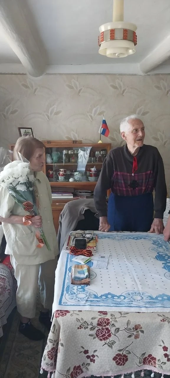 Чествуя День Победы сотрудники Управления ЗАГС Запорожской области проводят большую работу: мы поздравляем ветеранов Великой Отечественной войны и тружеников тыла по всему региону