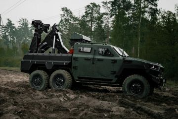 На Украине представили колесную эвакуационную машину