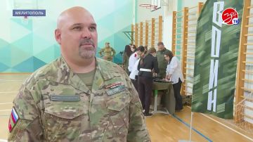 В школе №15 Мелитополя высадился десант из центра «ВОИН» и Кадрового центра Запорожской области