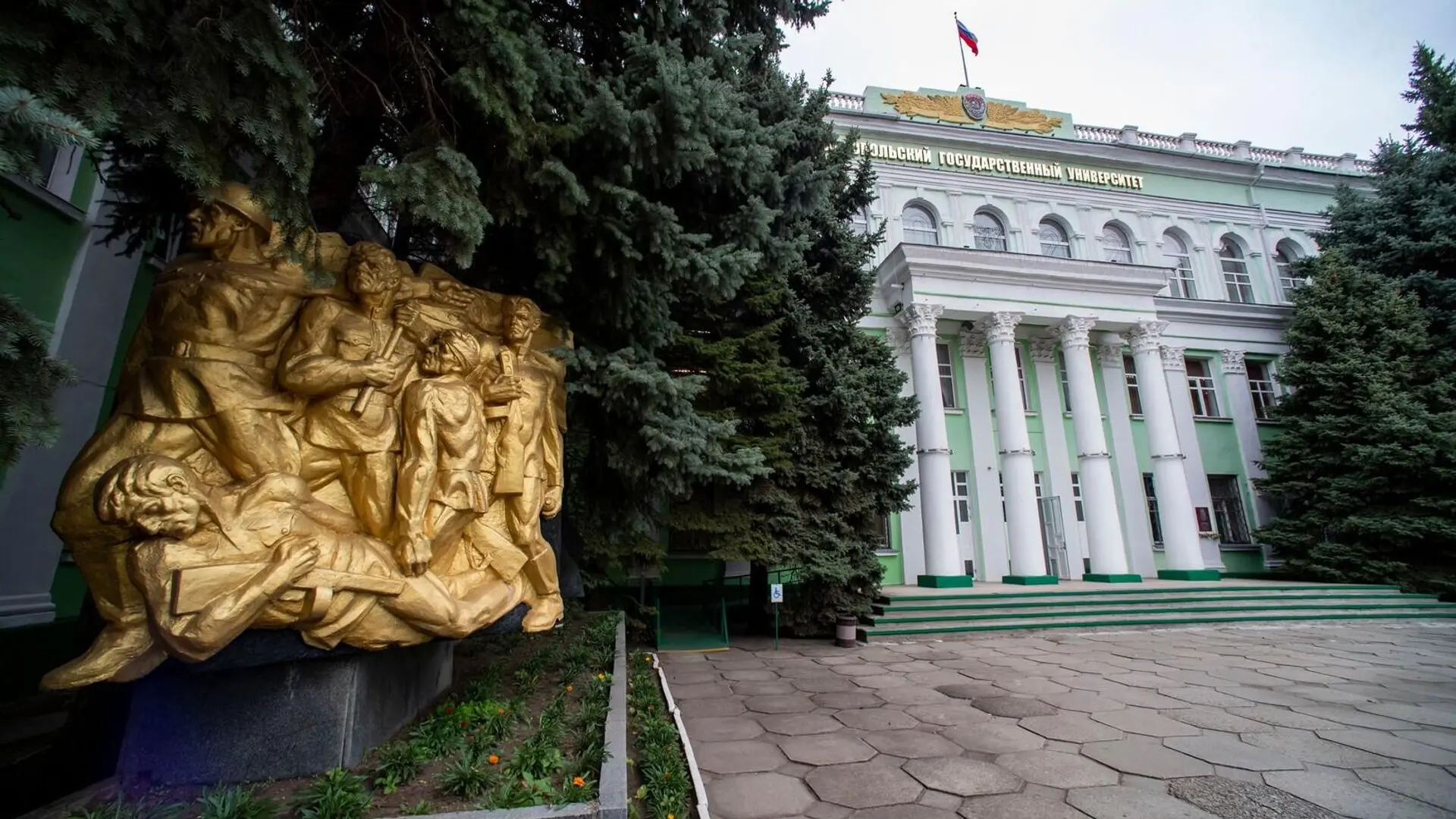 Страницы прошлого:. 14 мая 1954 года решением Мелитопольского городского исполнительного комитета улица Воровского на участке от улицы Фрунзе до Акимовской и сама улица Акимовская были объединены в единый проспект Богдана... Страницы прошлого:. 14 мая 1954 года решением Мелитопольского городского исполнительного комитета улица Воровского на участке от улицы Фрунзе до Акимовской и сама улица Акимовская были объединены в единый проспект Богдана...