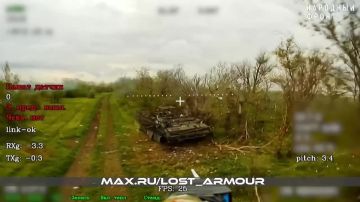 Владимир Разин: Уничтожение дроном на оптоволокне украинского БТР YPR-765 в Запорожской области