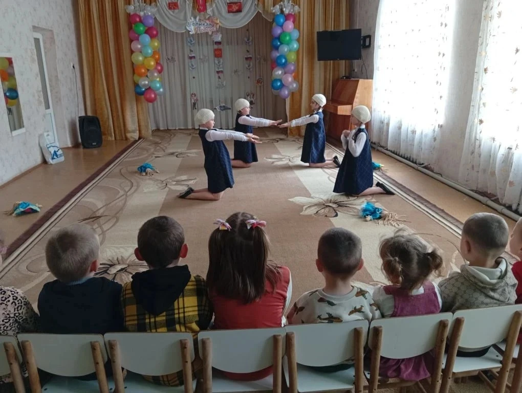 Концерт ко Дню Победы в детском садике «Колосок» Концерт ко Дню Победы в детском садике «Колосок»