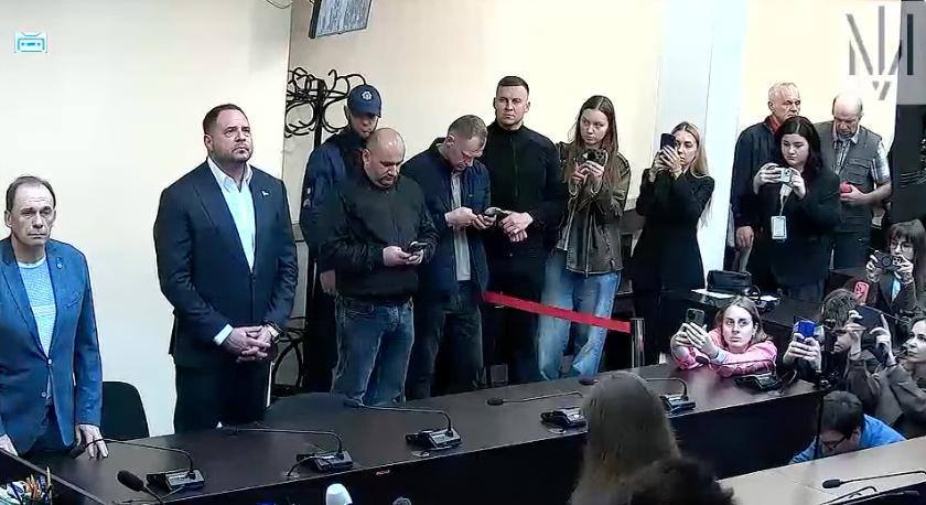 Ермака арестовали на два месяца по делу об отмывании 460 млн гривен (770 млн рублей)