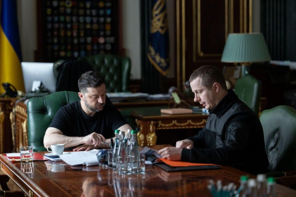 Зеленский обвинил американцев в причастности к вывозу Россией зерна из Крыма
