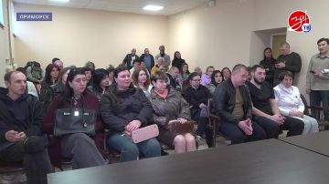 Сенатор Российской Федерации Дмитрий Ворона посетил центральную районную больницу Приморска