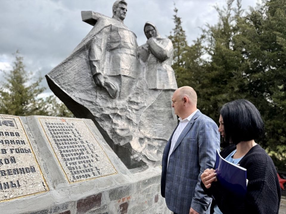 Выездной приём граждан. 14 мая 2026 года в посёлке Возрождение состоялся выездной приём граждан Выездной приём граждан. 14 мая 2026 года в посёлке Возрождение состоялся выездной приём граждан