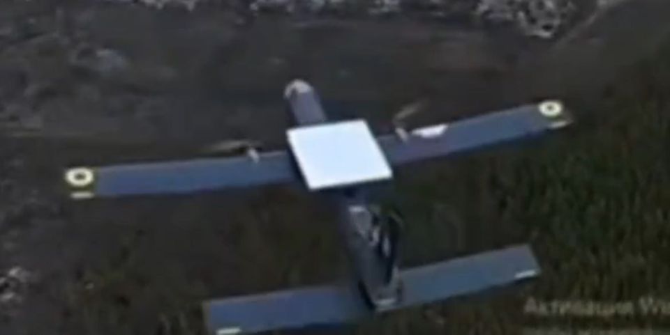 Перехват редкого дрона-камикадзе D-4 ("Батон") ВСУ с терминалом Starlink Перехват редкого дрона-камикадзе D-4 ("Батон") ВСУ с терминалом Starlink