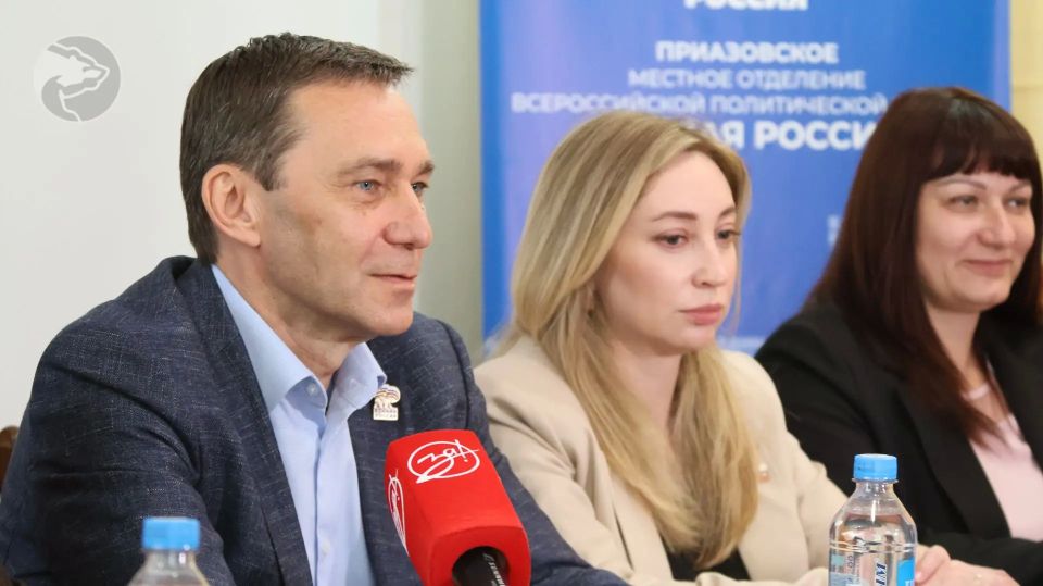 Приазовье депутаты окружного совета и участник предварительного голосования Единой России Алексей Тихомиров обсудили насущные проблемы Приазовье депутаты окружного совета и участник предварительного голосования Единой России Алексей Тихомиров обсудили насущные проблемы