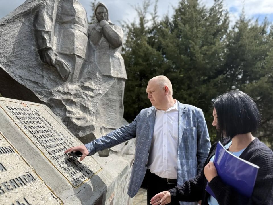 Выездной приём граждан. 14 мая 2026 года в посёлке Возрождение состоялся выездной приём граждан Выездной приём граждан. 14 мая 2026 года в посёлке Возрождение состоялся выездной приём граждан