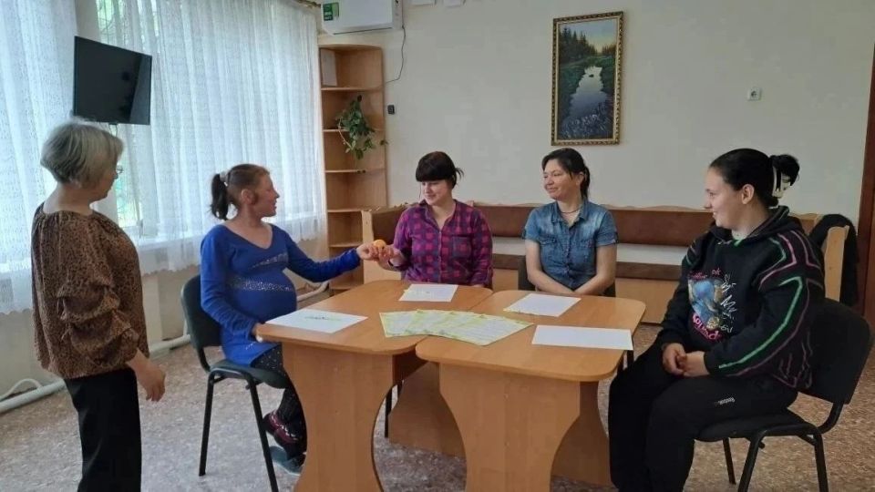 В ГБУ "Комплексный центр социального обслуживания населения" Министерства труда и социальной политики Запорожской области в отделении помощи матерям с детьми до 3-х лет обособленного подразделения г. Бердянск психолог в... В ГБУ "Комплексный центр социального обслуживания населения" Министерства труда и социальной политики Запорожской области в отделении помощи матерям с детьми до 3-х лет обособленного подразделения г. Бердянск психолог в...