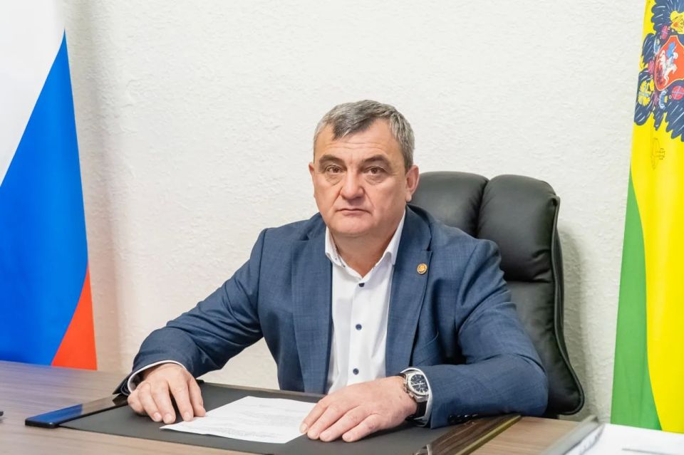 Сегодня свой день рождения отмечает глава администрации городского округа Мелитополь Сергей Борисович Золотарёв