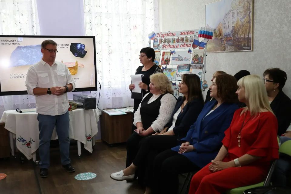 В Акимовской модельной библиотеке открылась новая интерактивная локация — лаборатория #ЗнайЧитай В Акимовской модельной библиотеке открылась новая интерактивная локация — лаборатория #ЗнайЧитай
