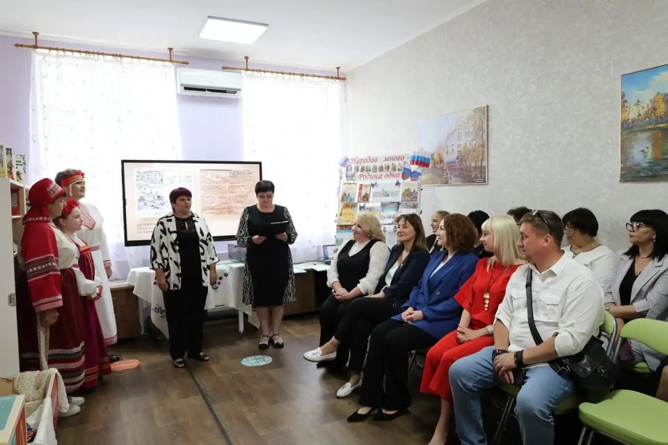 В Акимовской модельной библиотеке открылась новая интерактивная локация — лаборатория #ЗнайЧитай В Акимовской модельной библиотеке открылась новая интерактивная локация — лаборатория #ЗнайЧитай