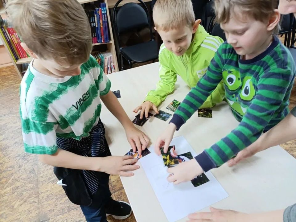 В Молочанской городской библиотеке-филиале прошло необычное и очень важное мероприятие - экологический час "Останетесь на Земле" для воспитанников детского сада "Ромашка" В Молочанской городской библиотеке-филиале прошло необычное и очень важное мероприятие - экологический час "Останетесь на Земле" для воспитанников детского сада "Ромашка"