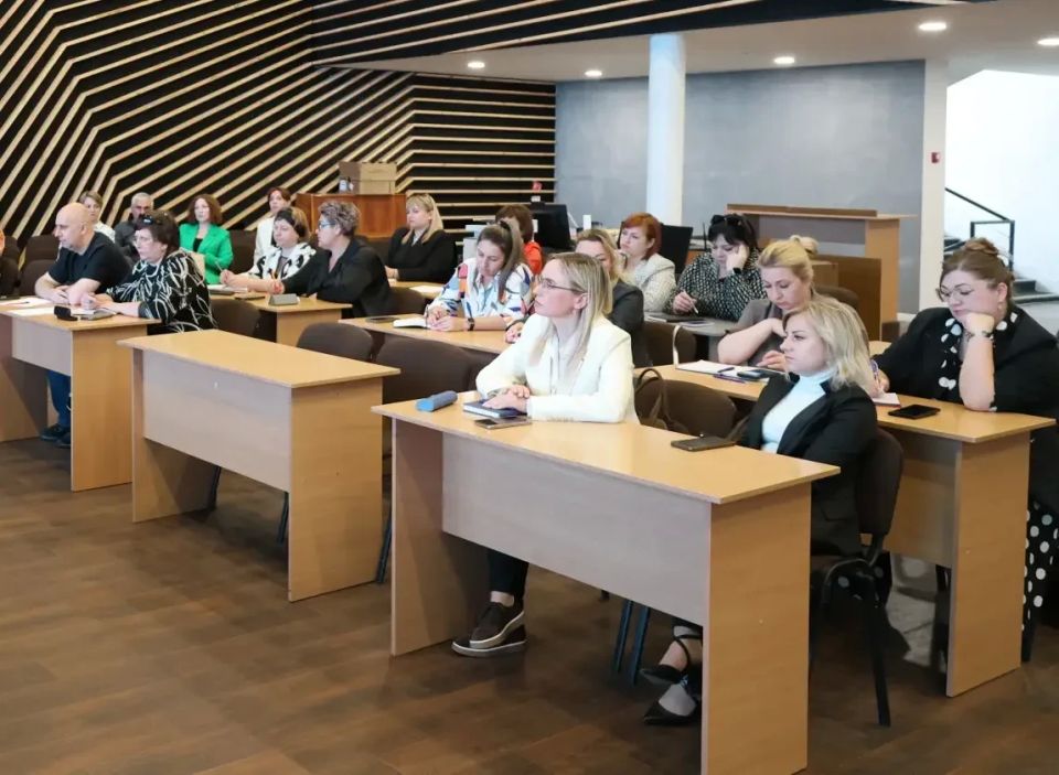 В Министерстве культуры Запорожской области прошёл методический семинар для специалистов сферы культуры В Министерстве культуры Запорожской области прошёл методический семинар для специалистов сферы культуры