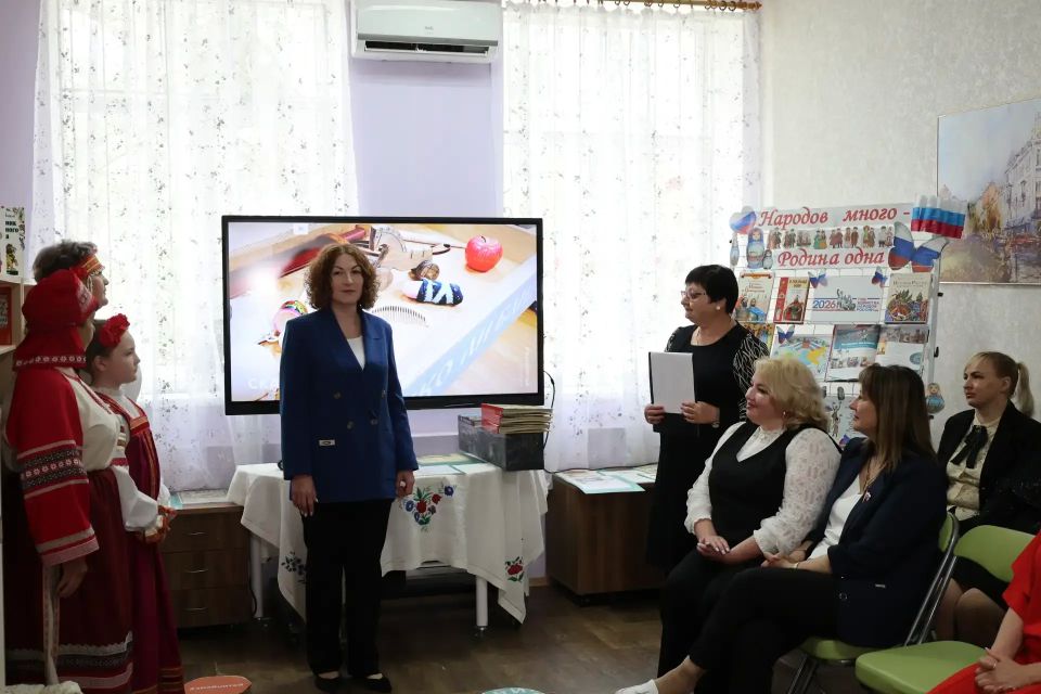 В Акимовской модельной библиотеке открылась новая интерактивная локация — лаборатория #ЗнайЧитай В Акимовской модельной библиотеке открылась новая интерактивная локация — лаборатория #ЗнайЧитай