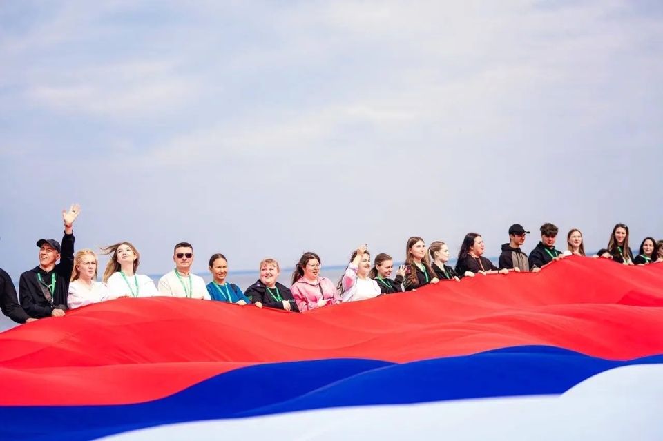 В Центре созидания «Маяк» состоялся юбилейный пятый Всероссийский молодёжный образовательный форум «Юг Молодой», объединивший более 480 участников из 61 региона России В Центре созидания «Маяк» состоялся юбилейный пятый Всероссийский молодёжный образовательный форум «Юг Молодой», объединивший более 480 участников из 61 региона России