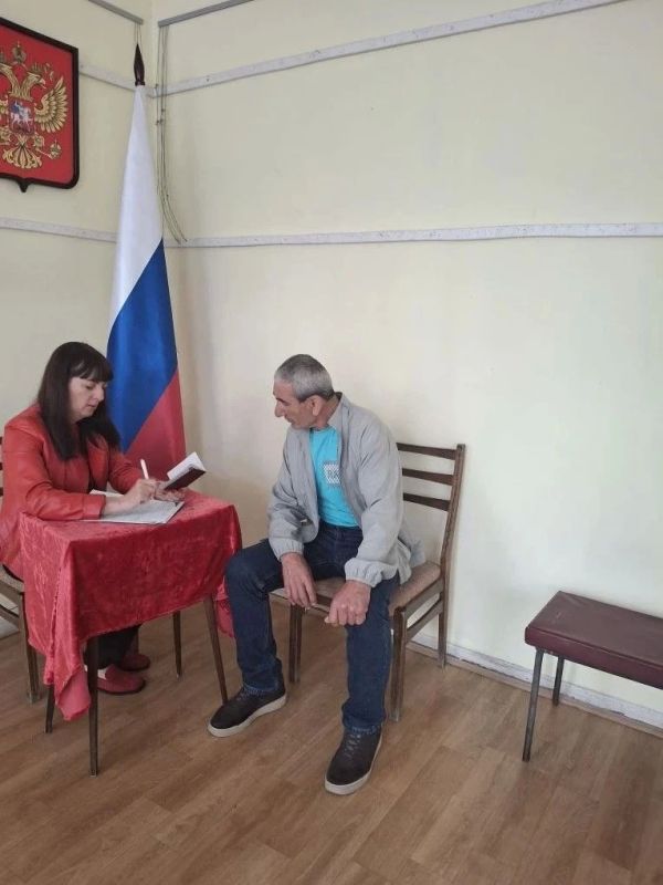Депутат Акимовского окружного Совета от Единой России Татьяна Смирнова провела приём граждан Депутат Акимовского окружного Совета от Единой России Татьяна Смирнова провела приём граждан