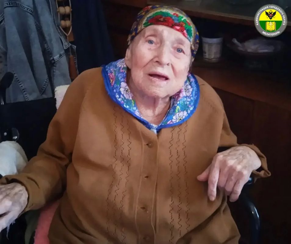 В рамках Года народного единства России участники творческого объединения Семёновского Дома культуры навестило Раису Иосифовну Сенкевич — представительницу поколения, пережившего войну В рамках Года народного единства России участники творческого объединения Семёновского Дома культуры навестило Раису Иосифовну Сенкевич — представительницу поколения, пережившего войну