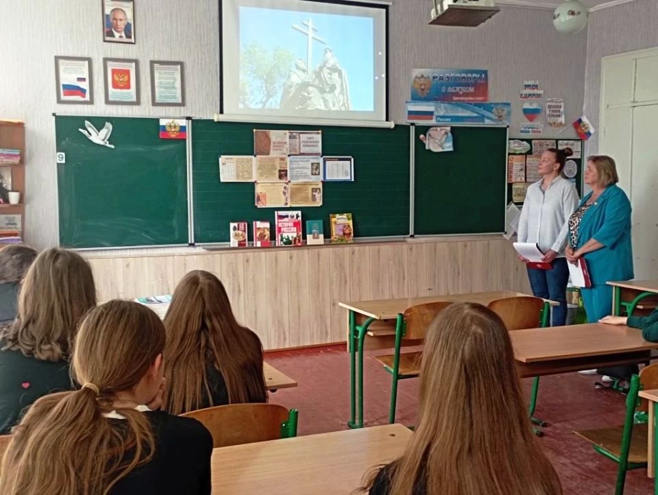 В Михайловской СОШ №3 прошел библиотечный урок ко Дню славянской письменности В Михайловской СОШ №3 прошел библиотечный урок ко Дню славянской письменности