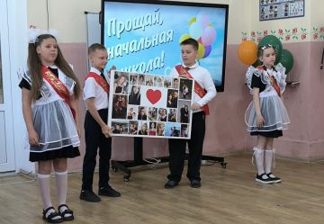 Александр Трудоношин: Прощание со школой — это всегда очень трогательно, особенно когда в лентах выпускников стоят наши почти взрослые дети