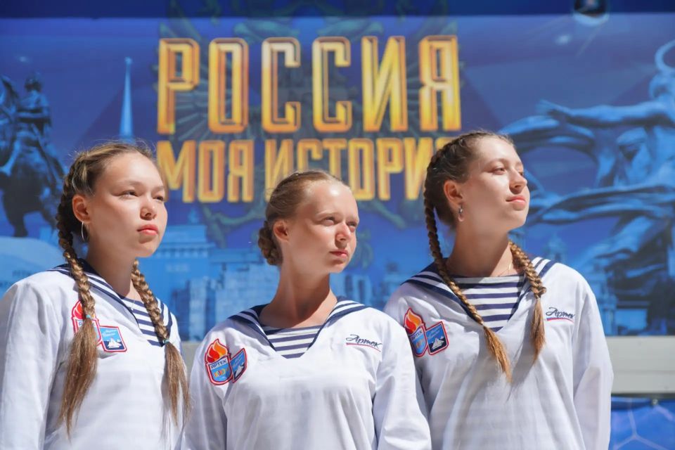 В Бердянск впервые приехал второй мобильный парк «Россия — Моя история» В Бердянск впервые приехал второй мобильный парк «Россия — Моя история»