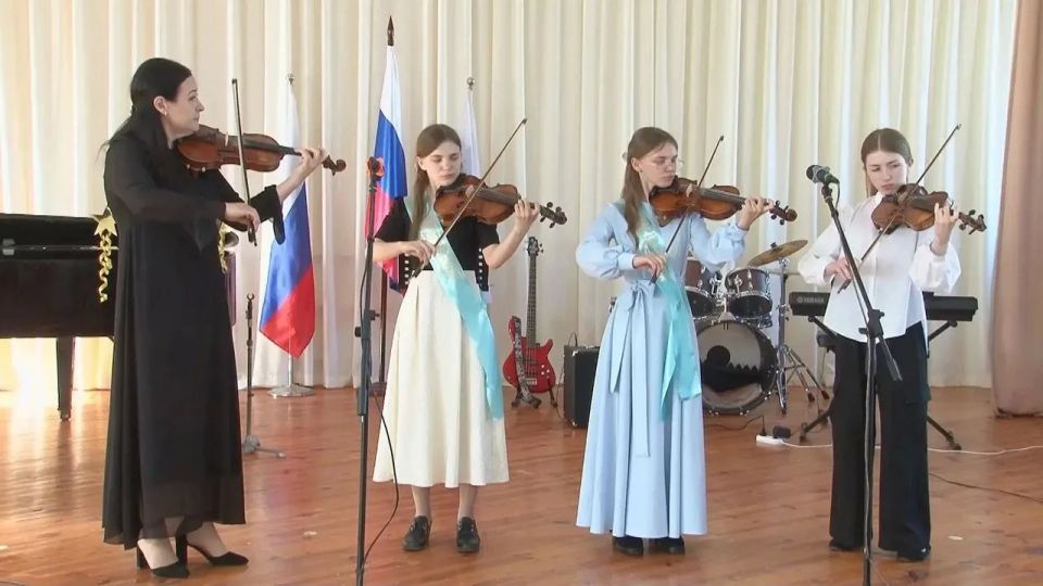 В Бердянской музыкальной школе прошел концерт «Симфония весны» В Бердянской музыкальной школе прошел концерт «Симфония весны»