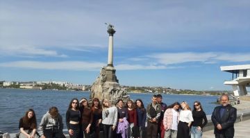 Молодежь из Бердянска отправилась на экскурсию в Севастополь