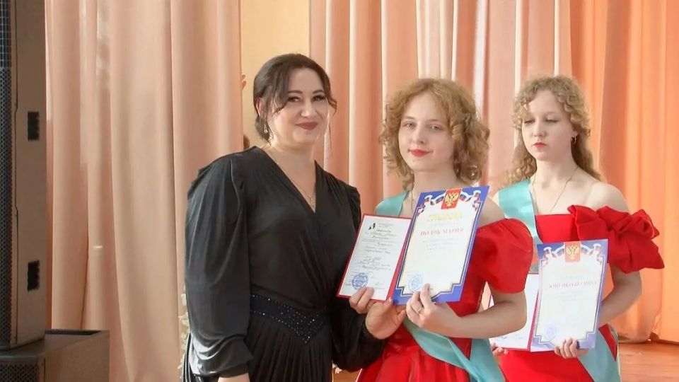 В Бердянской музыкальной школе прошел концерт «Симфония весны» В Бердянской музыкальной школе прошел концерт «Симфония весны»