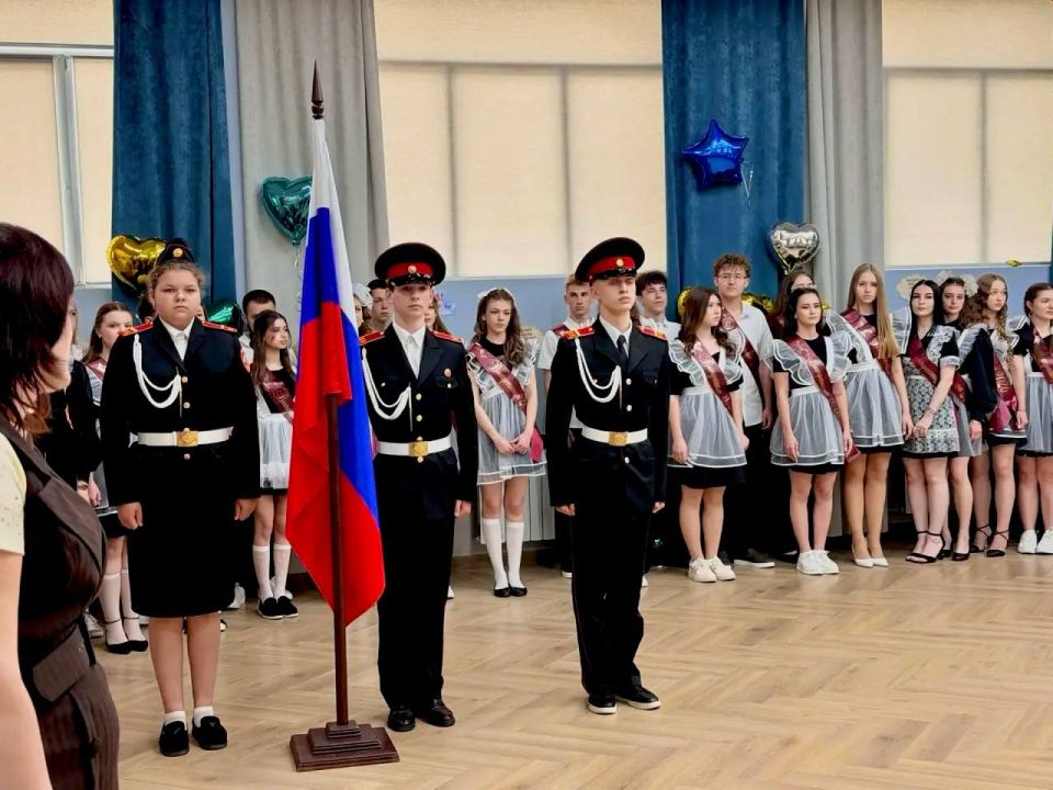 Сотрудники Госавтоинспекции города Мелитополя приняли участие в праздничном школьном мероприятии «Последний звонок» Сотрудники Госавтоинспекции города Мелитополя приняли участие в праздничном школьном мероприятии «Последний звонок»