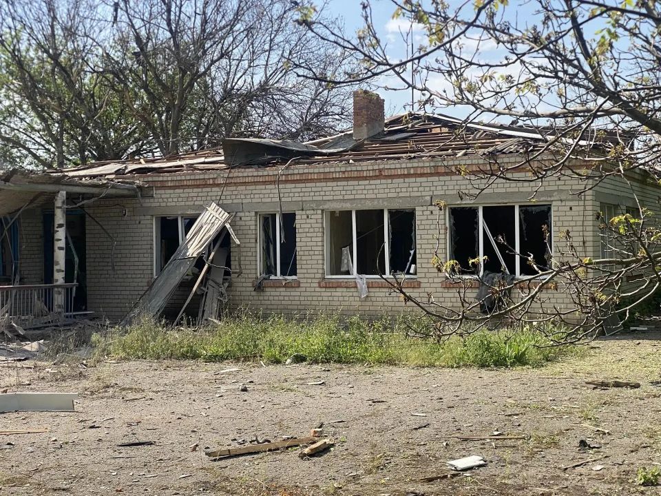 Шефы из Марий Эл предоставляют материал для ремонта кровли ТОА Новоукраинке после атаки БПЛА ВСУ Шефы из Марий Эл предоставляют материал для ремонта кровли ТОА Новоукраинке после атаки БПЛА ВСУ