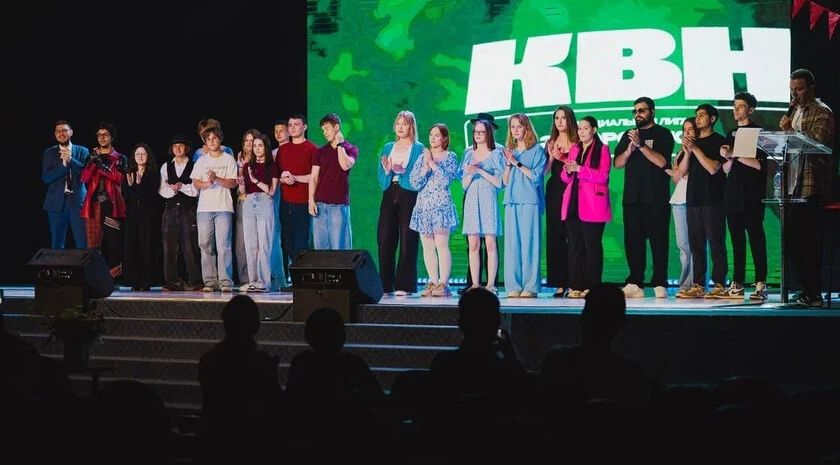 Команда «Айкью» вышла в четвертьфинал Лиги КВН Запорожской области