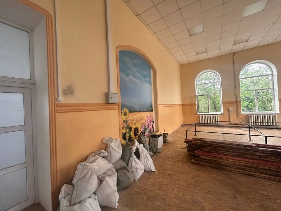 В Центре творчества "Сопки" в Приморске стартовал новый этап капитального ремонта, который уже третий год проводится в рамках соглашения о сотрудничестве между Приморским муниципальным округом и Мурманской областью В Центре творчества "Сопки" в Приморске стартовал новый этап капитального ремонта, который уже третий год проводится в рамках соглашения о сотрудничестве между Приморским муниципальным округом и Мурманской областью