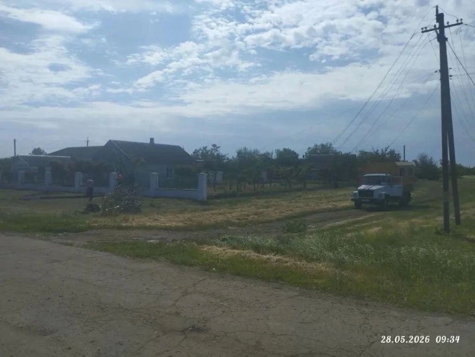 Урананный ветер в Приморском МО повалил деревья и оборвал провода Урананный ветер в Приморском МО повалил деревья и оборвал провода