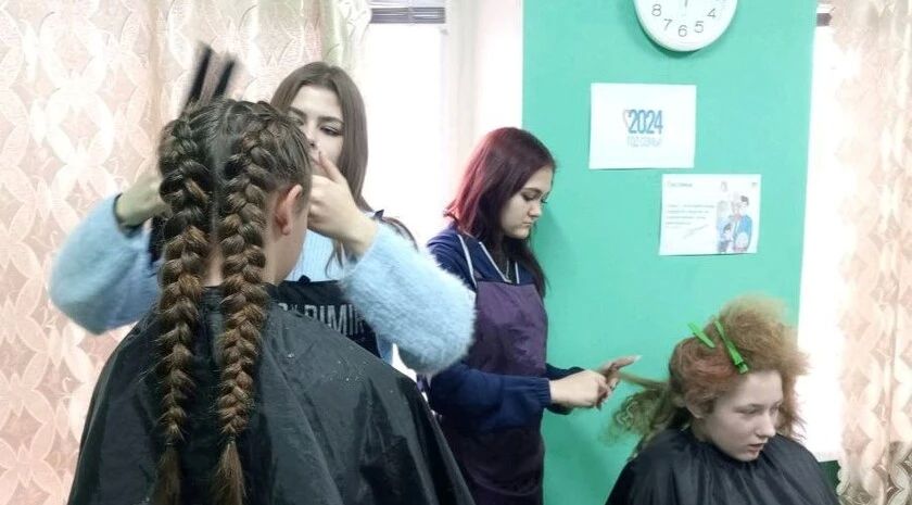 Любимое дело, карьера, семья: чего хотят современные подростки в России