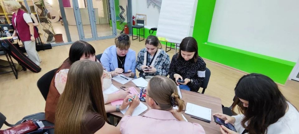 Сотрудники отдела «Медиацентр отрасли культуры» Министерства культуры Запорожской области приняли участие в Финале конкурса профессионального мастерства в сфере молодежной политики Запорожской области и заняли призовые места Сотрудники отдела «Медиацентр отрасли культуры» Министерства культуры Запорожской области приняли участие в Финале конкурса профессионального мастерства в сфере молодежной политики Запорожской области и заняли призовые места
