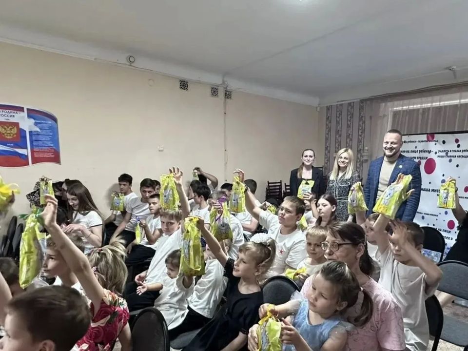Накануне Международного дня защиты детей сотрудники Министерства финансов Запорожской области посетили ГБУ "Мелитопольский областной центр социально-психологической реабилитации детей", чтобы поздравить ребят с наступающим...