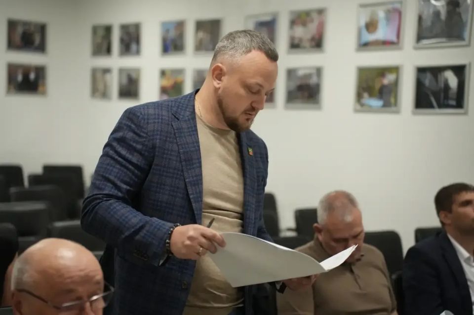 Совместно с Маратом Шакирзяновичем провели совещание по социально-экономическому развитию региона Совместно с Маратом Шакирзяновичем провели совещание по социально-экономическому развитию региона