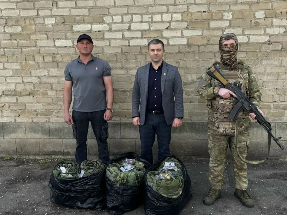 Члены партии и активисты первичного отделения №37 Единой России оказывают системную поддержку военнослужащим