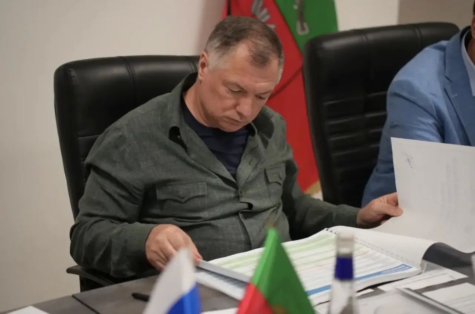 Совместно с Маратом Шакирзяновичем провели совещание по социально-экономическому развитию региона Совместно с Маратом Шакирзяновичем провели совещание по социально-экономическому развитию региона