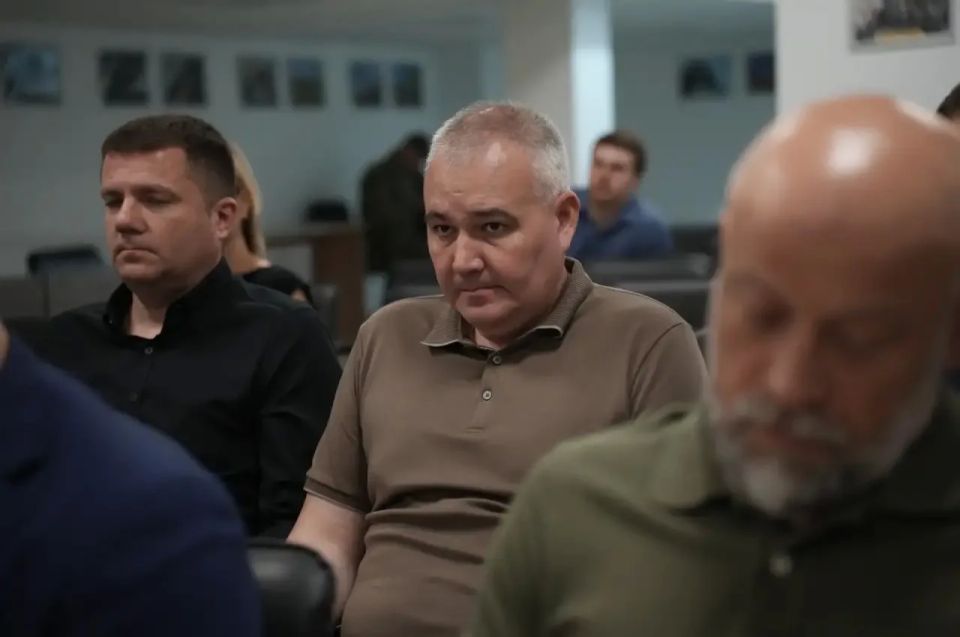 Совместно с Маратом Шакирзяновичем провели совещание по социально-экономическому развитию региона Совместно с Маратом Шакирзяновичем провели совещание по социально-экономическому развитию региона