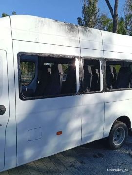 ВСУ обстреляли школу бокса в Энергодаре, повреждено остекление здания и автобус