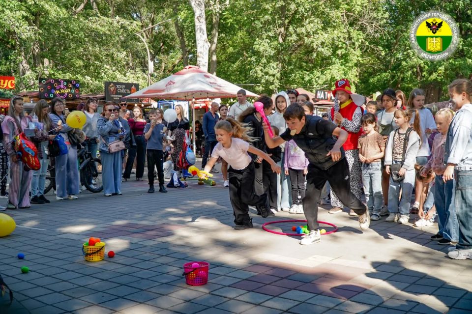 В Мелитополе День защиты детей отметили большим праздником В Мелитополе День защиты детей отметили большим праздником