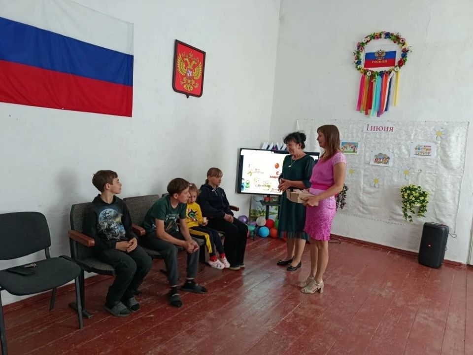 В разных уголках нашего округа состоялись праздничные программы для детей! Работники домов культуры и сельских клубов, а также библиотек, устроили настоящий праздник для юных жителей Акимовского муниципального округа! В разных уголках нашего округа состоялись праздничные программы для детей! Работники домов культуры и сельских клубов, а также библиотек, устроили настоящий праздник для юных жителей Акимовского муниципального округа!