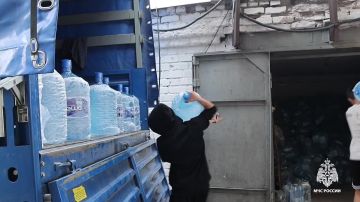 МЧС России продолжает поставки питьевой воды в Запорожскую область