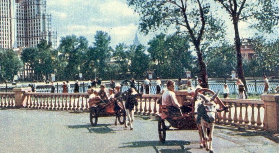 2 июня. 1955. Начало формирования космодрома Байконур (Генштаб утвердил оргштатную структуру 5-го испытательного полигона) 2 июня. 1955. Начало формирования космодрома Байконур (Генштаб утвердил оргштатную структуру 5-го испытательного полигона)